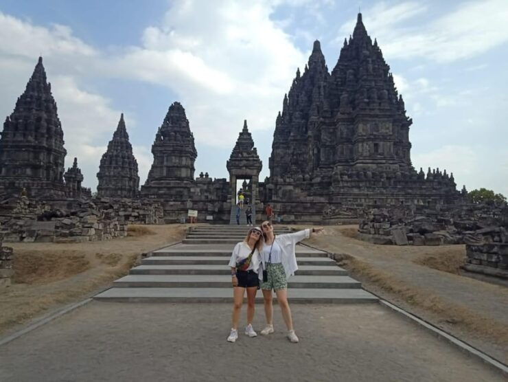 CULTURE TOUR BOROBUDUR TEMPLE.VULCANO MERAPI,AND PRAMBANAN - Key Points
