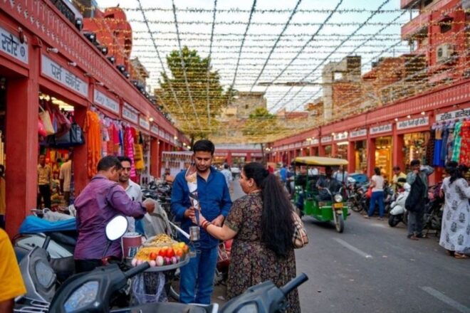 Culture Walking and Food Tour With Guide in Jaipur. - Languages and Highlights