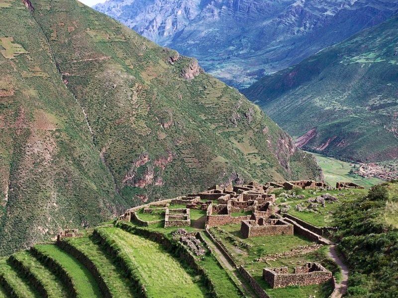 Cusco Machu Picchu Sacred Valley 2-Day Private Tour - Aguas Calientes and the overnight stay