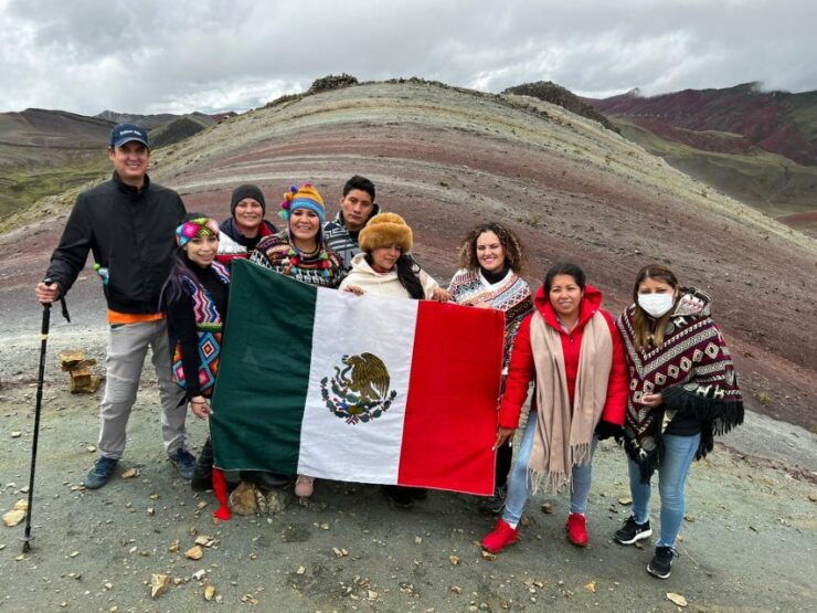 Cusco: Palccoyo Mountain Day Trip With Breakfast and Lunch - Experience