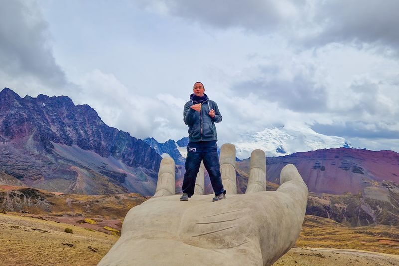 Cusco Rainbow Mountain Full-Day Hiking Experience with Meals - Reaching the Rainbow Mountain viewpoint