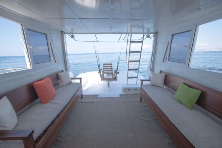 Custom 46' Boat in Puerto & Nuevo Vallarta - Experience & Equipment