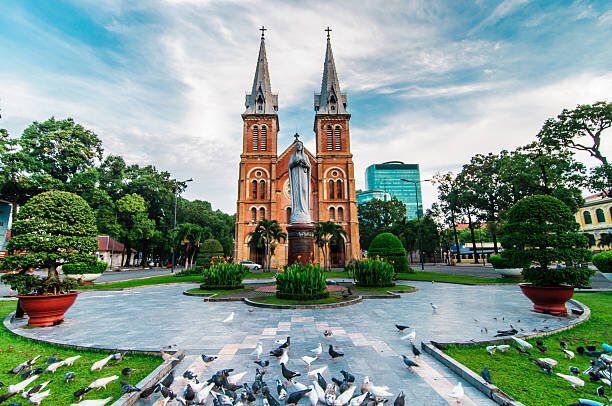Custom Private Tour: Cu Chi Tunnels & Ho Chi Minh City Highlights with Vietnamese/Chinese/English-Speaking Driver - What a visit to the tunnels involves