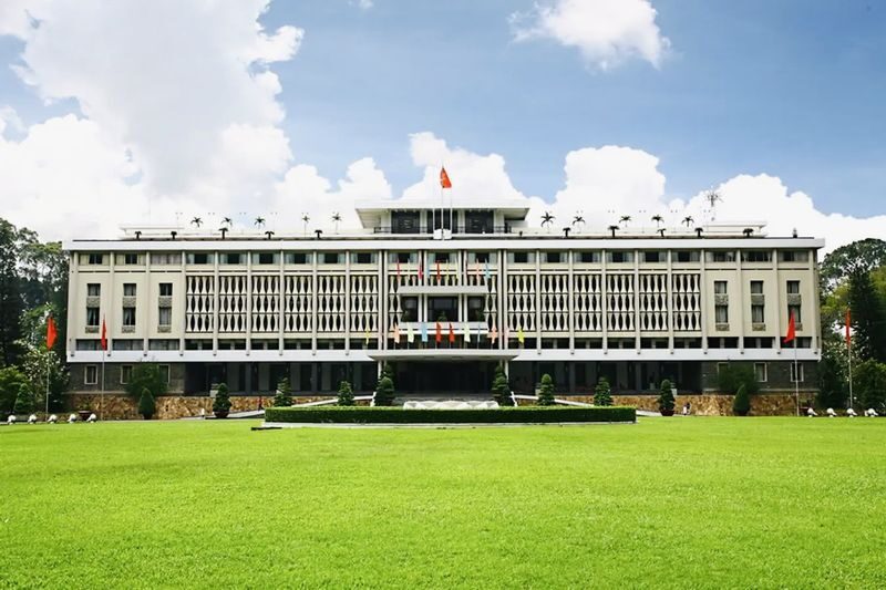 Custom Private Tour: Cu Chi Tunnels & Ho Chi Minh City Highlights with Vietnamese/Chinese/English-Speaking Driver - Who will get the most from this tour?