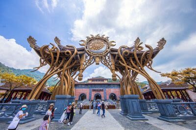 Custom Private Tour: Golden Bridge, Ba Na Hills & Hoi An with English, Chinese, Korean, or Japanese-Speaking Driver - A private ride, not a guided excursion