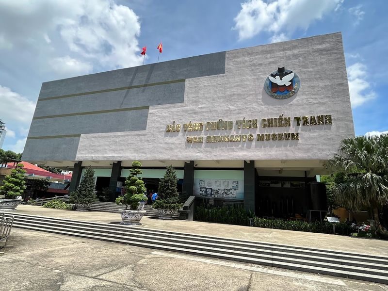 Custom Private Tour: Ho Chi Minh City Highlights (4 Hours) with Vietnamese/Chinese/English-Speaking Driver - The Independence Palace and the value of time