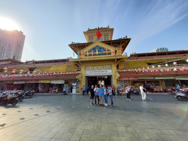 Custom Private Tour: Ho Chi Minh City Highlights (4 Hours) with Vietnamese/Chinese/English-Speaking Driver - Central Post Office and Notre Dame Cathedral