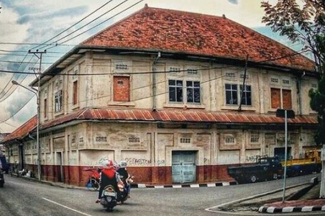 Custom Private Tour in Palembang With English Speaking Driver - Pricing and Guarantee