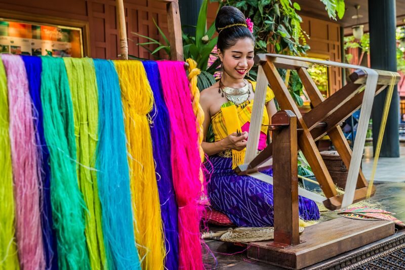 Customize Your Own Bangkok City Tour - Wat Arun and Wat Pho: two distinct temple stops