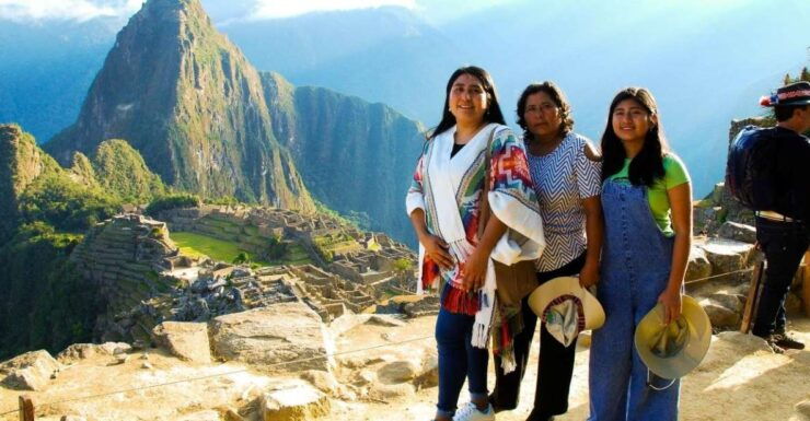 Cuzco: Tour Machu Picchu 2 Days Train Hotel and Breakfast - Tour Highlights
