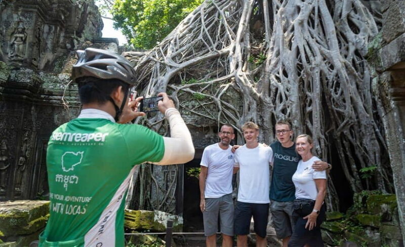 Cycle the Angkor Backroads inclusive Lunch at Local house - Pickup and Introduction