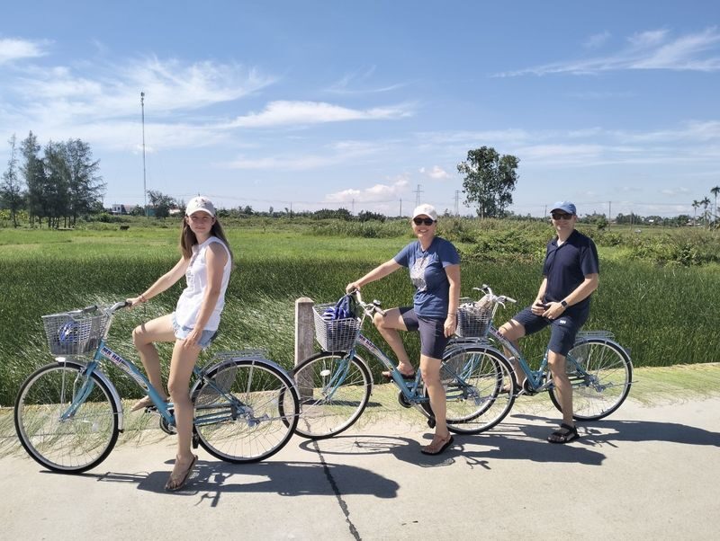 Cycling and Sunset River Cruise Experience in Hoi An - The boat ride back toward the Ancient Town