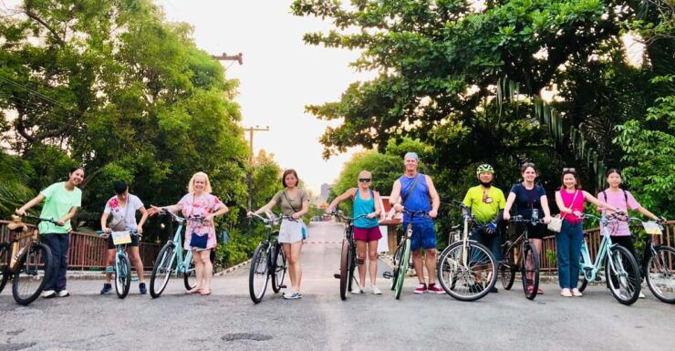 Cycling in the Public Park in Bangkok - Key Points