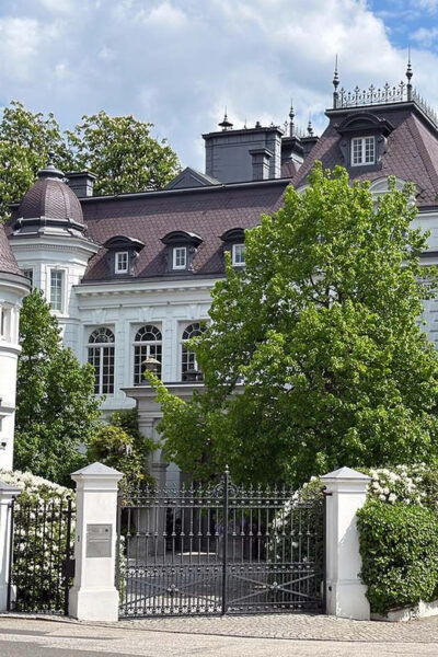Cycling Tour Around the Alster & Through Dreamy Alster Neighborhoods - Meeting Details
