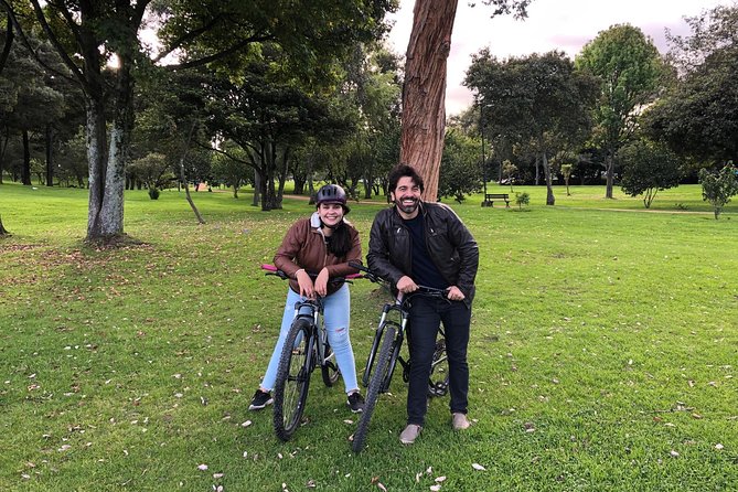 Cycling Tour in Simon Bolivar Park and Virgilio Barco Library - Tour Highlights and Features