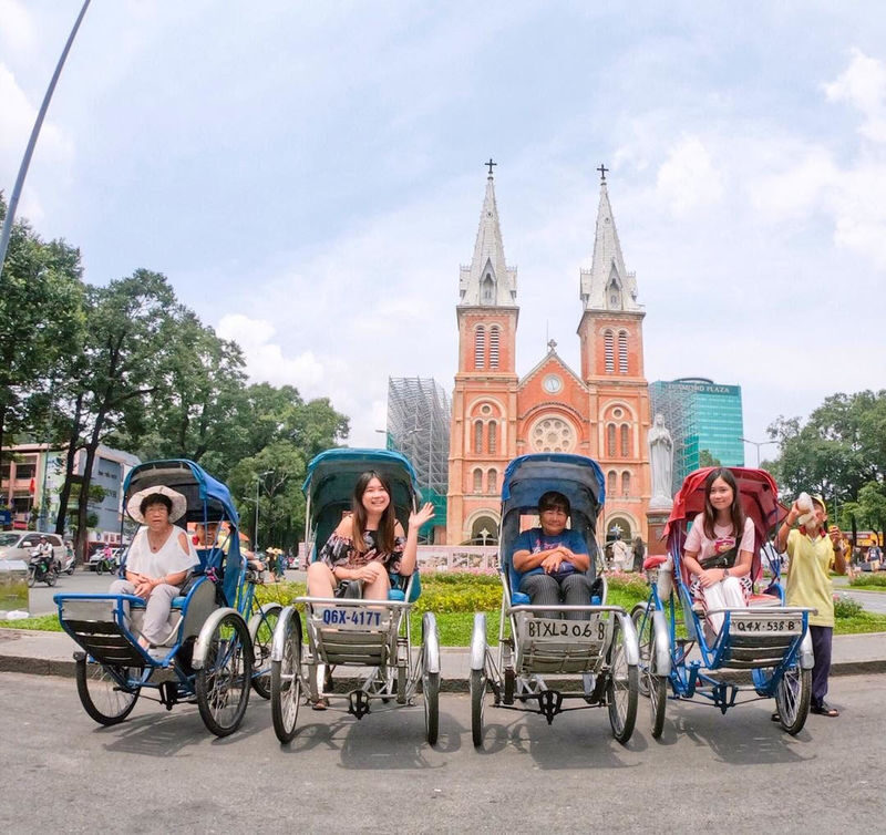 Cyclo Ride with Lunch or Dinner in Vietnamese Restaurant - Choosing lunch or dinner, and minding the heat
