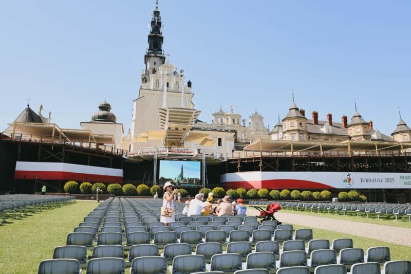 Czstochowa: Morning Food Tour with Breakfast & Pierogi - Good To Know