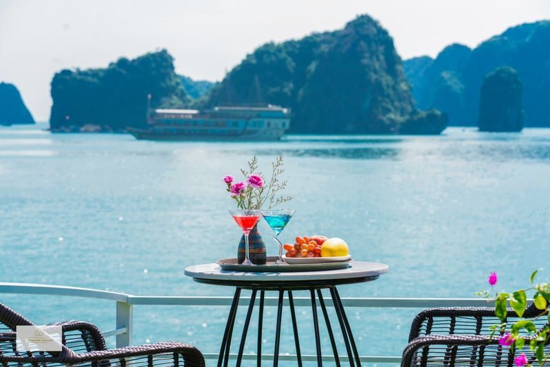 DCharme Boutique Day Cruise: Lan Ha Bay & Cat Ba Island Day Tour - Swimming, beaches and the limits of clear water