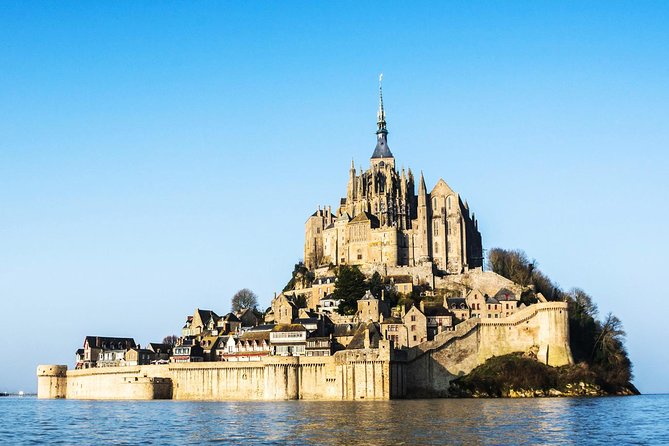 D-Day & Mont St Michel 2 Days Tour - Minimum Traveler Requirements