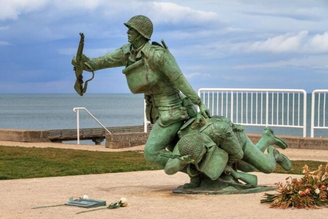 D-Day Normandy Beaches Guided Trip by Car From Paris - Itinerary