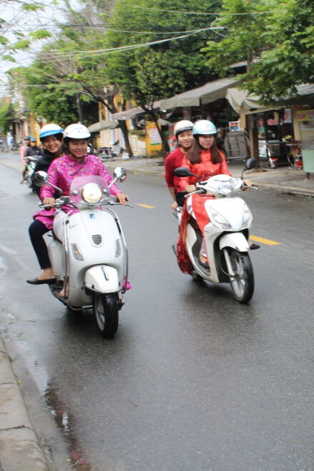 Da Nang: 3.5-Hour Food Tour by Motorbike With Driver - Itinerary Highlights