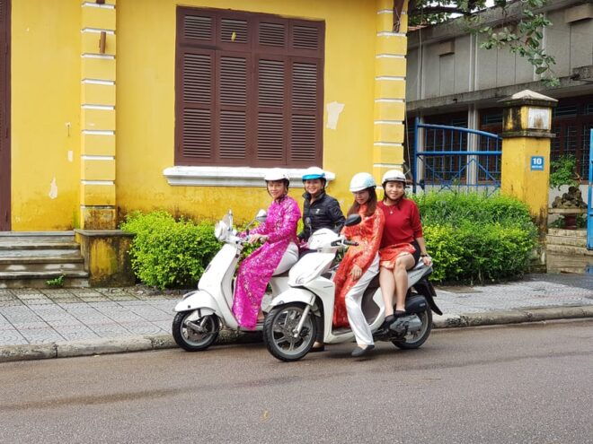 Da Nang: 3.5-Hour Food Tour by Motorbike With Driver - Culinary Delights at Con Market