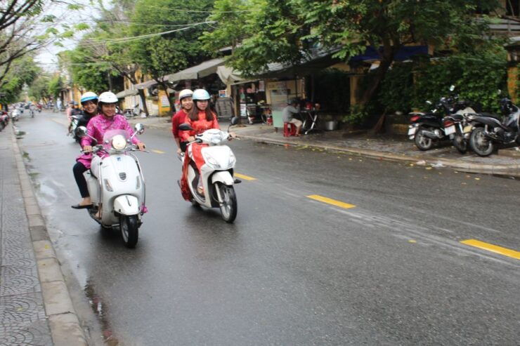 Da Nang: 3.5-Hour Food Tour by Motorbike With Driver - Tour Experience