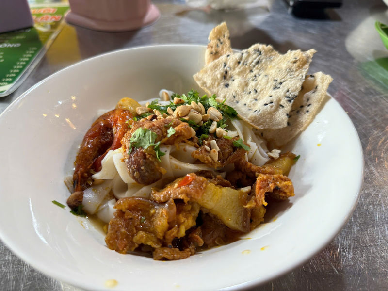 Da Nang 7 Popular Spots Half-Day Street Food Experience - Mì Quảng brings food into the city tour