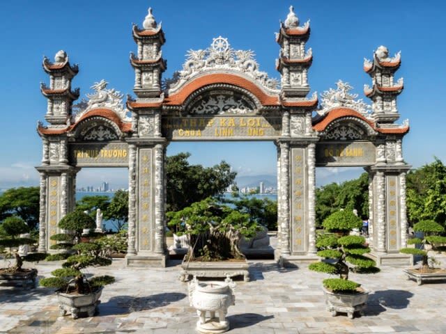 Da Nang Afternoon Half-Day Tour: Lady Buddha, Son Tra Peninsula & Marble Mountains - The guide can turn a quick visit into a better one
