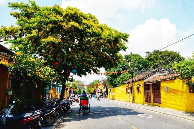 Da Nang Airport Arrival Or Departure By Private Car Transfers - Additional Charges & Considerations