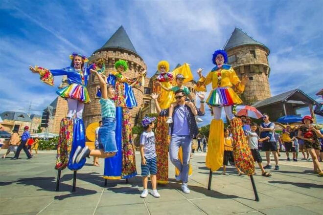 Da Nang: Ba Na Hills Entry With Cable Car and Lunch Option - Dining Options Available