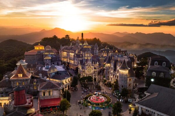 Da Nang: Ba Na Hills & Golden Bridge With Lunch 12 Pax - Attractions at Ba Na Hills