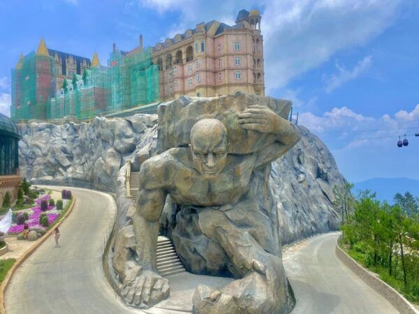 Da Nang: Bana Hills Golden Bridge Trip by Bus With Pickup - Convenience and Reliability of the Service