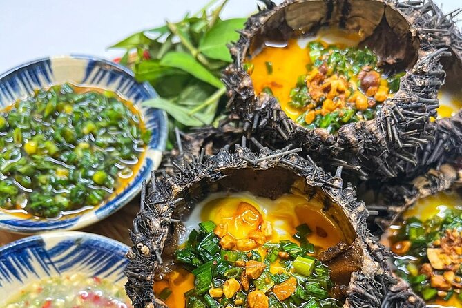 Da Nang by Night: Seafood Dinner, Night Market and Cruise Trip - Seafood Dinner: Indulge in the Freshest Catch of the Night