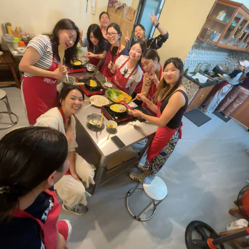 Da Nang Cooking Class: Famous Local Dishes & Market Tour by Apron Up - A friendly class, not a restaurant kitchen