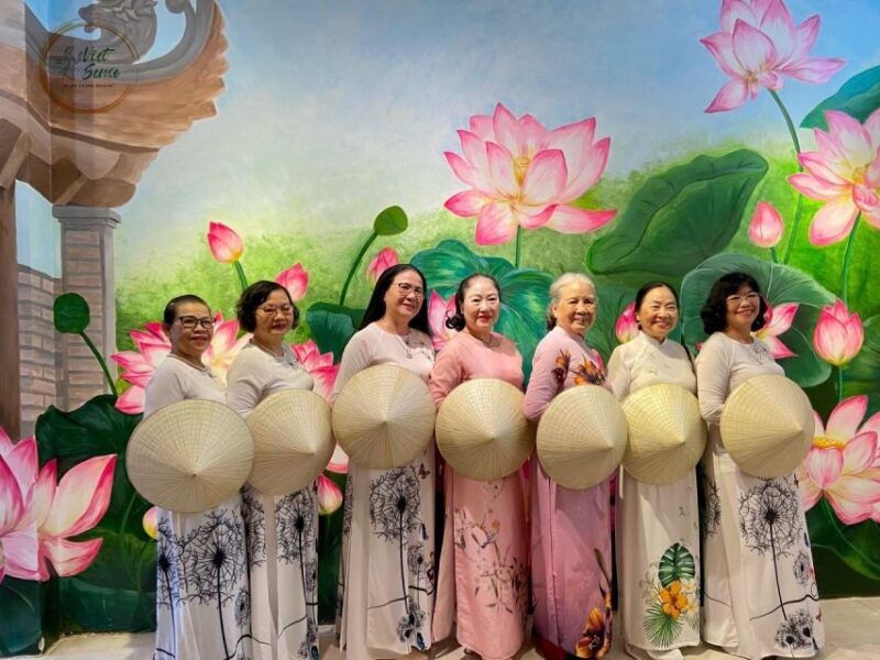 Da Nang: Experience Vietnamese Elegance w Ao Dai in Showroom - Location and Meeting Details