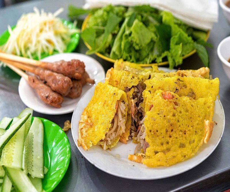 Da Nang Food Walking Tour By Private - Bánh xèo brings crunch, heat and a hands-on meal