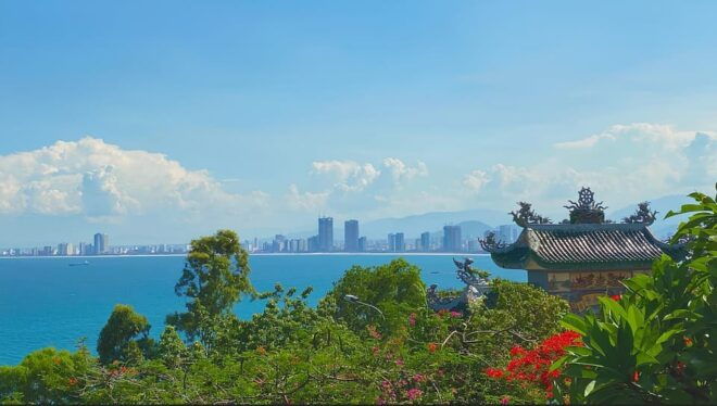 Da Nang Half Day City Tour: Linh Ung, Marble & Am Phu Cave - Included Amenities and Services