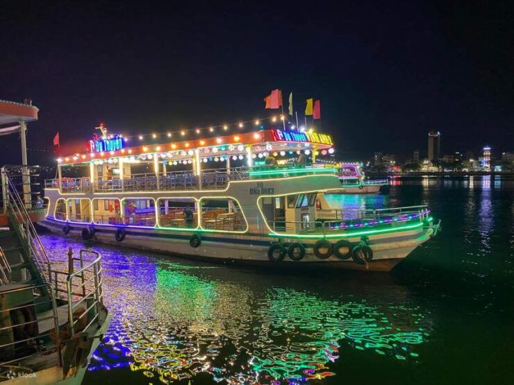 Da Nang: Han River Cruise by Night With Dance Performance - Memorable Night Cruise
