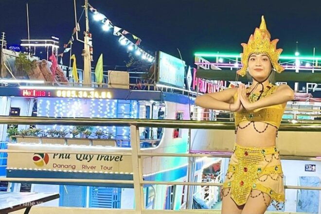Da Nang: Han River Cruise by Night With Dance Performance - Common Questions