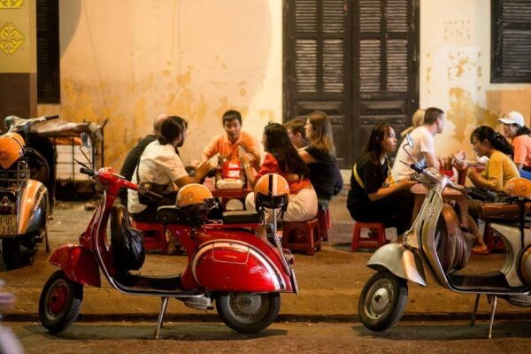 Da Nang: Hidden Street Food by Walking Tour With Local Lady - Essential Tips for Tourists