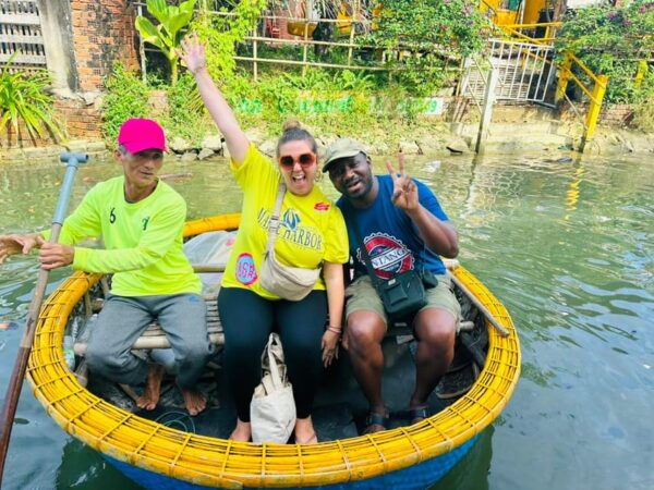 Da Nang/Hoi An: Experience Bamboo Basket Boat W the Locals - Group Size and Communication