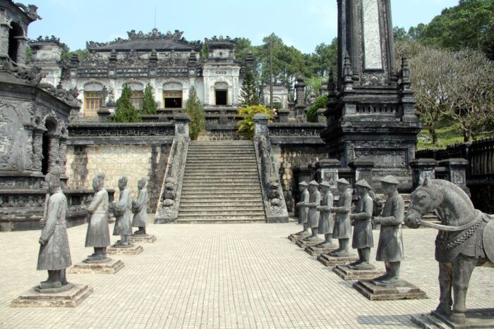 Da Nang/Hoi An: Hue City Full Day Tour - About the Guide