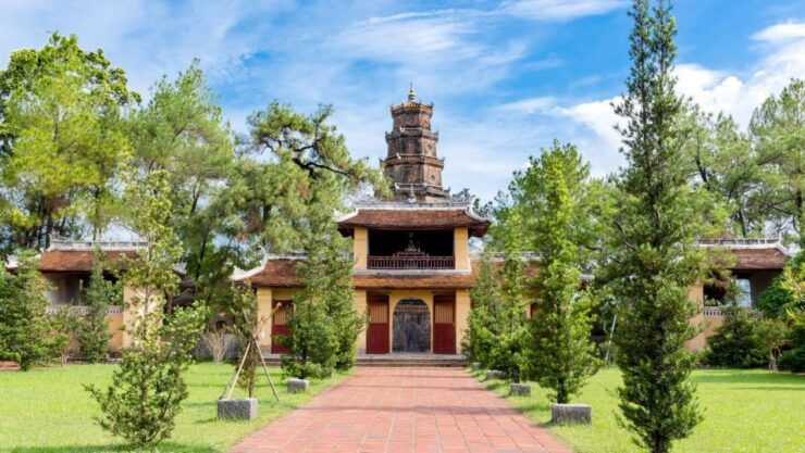 Da Nang: Hue Imperial City & Emperor Tomb & Thien Mu Pagoda - Explore Hue Imperial Citys History