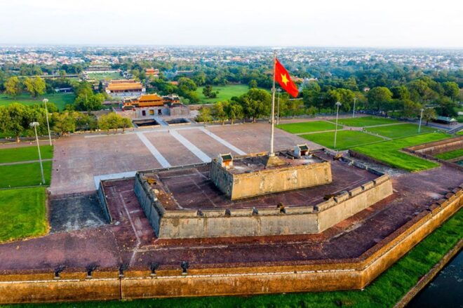Da Nang: Hue Imperial City & Emperor Tomb & Thien Mu Pagoda - Visit Thien Mu Pagodas Serenity