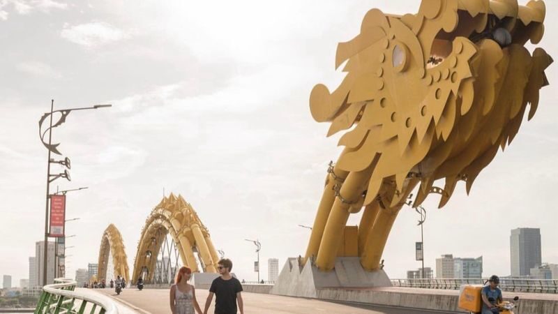 Da Nang Instagram Half Day Tour - A peninsula pagoda and its white Buddha