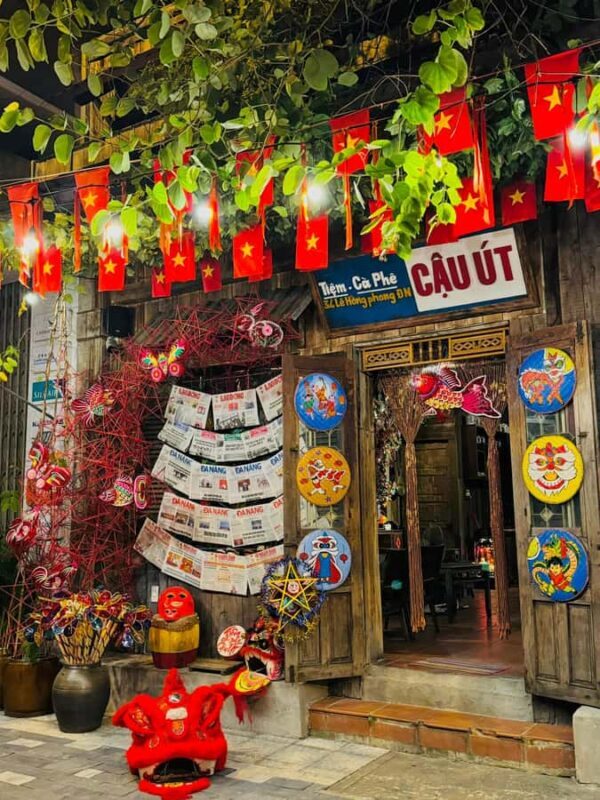 Da Nang: Local Cafe Culture and Landmarks Tour - Iconic Landmarks and Scenic Walks