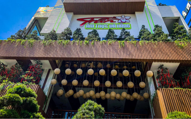 Da Nang Local Specialties & Dining Experience at Tran Restaurant - What the combo brings to the table
