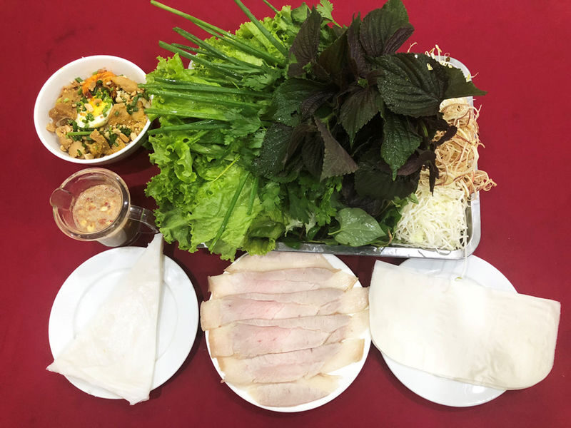 Da Nang Local Specialties & Dining Experience at Tran Restaurant - A focused restaurant, not a guided food tour