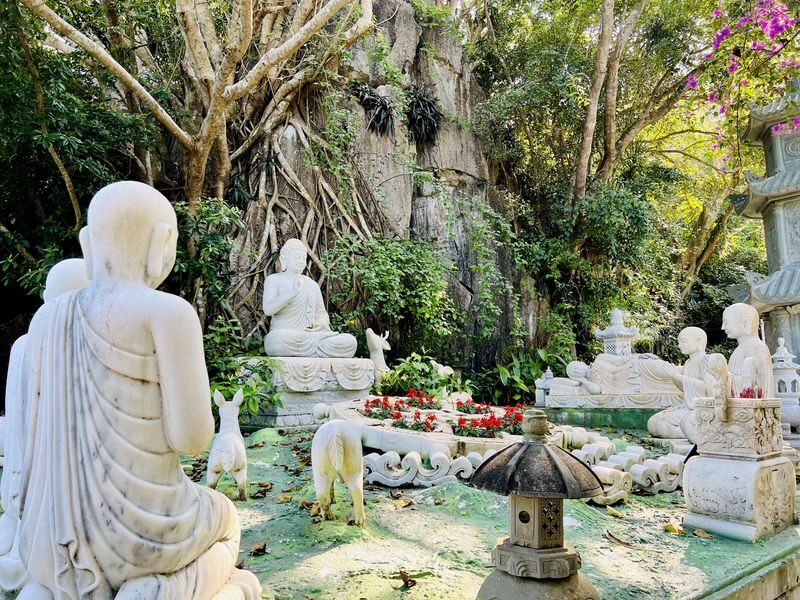 Da Nang Marble Mountains & Linh Ung Pagoda Half-Day Tour - A guide can make the difference